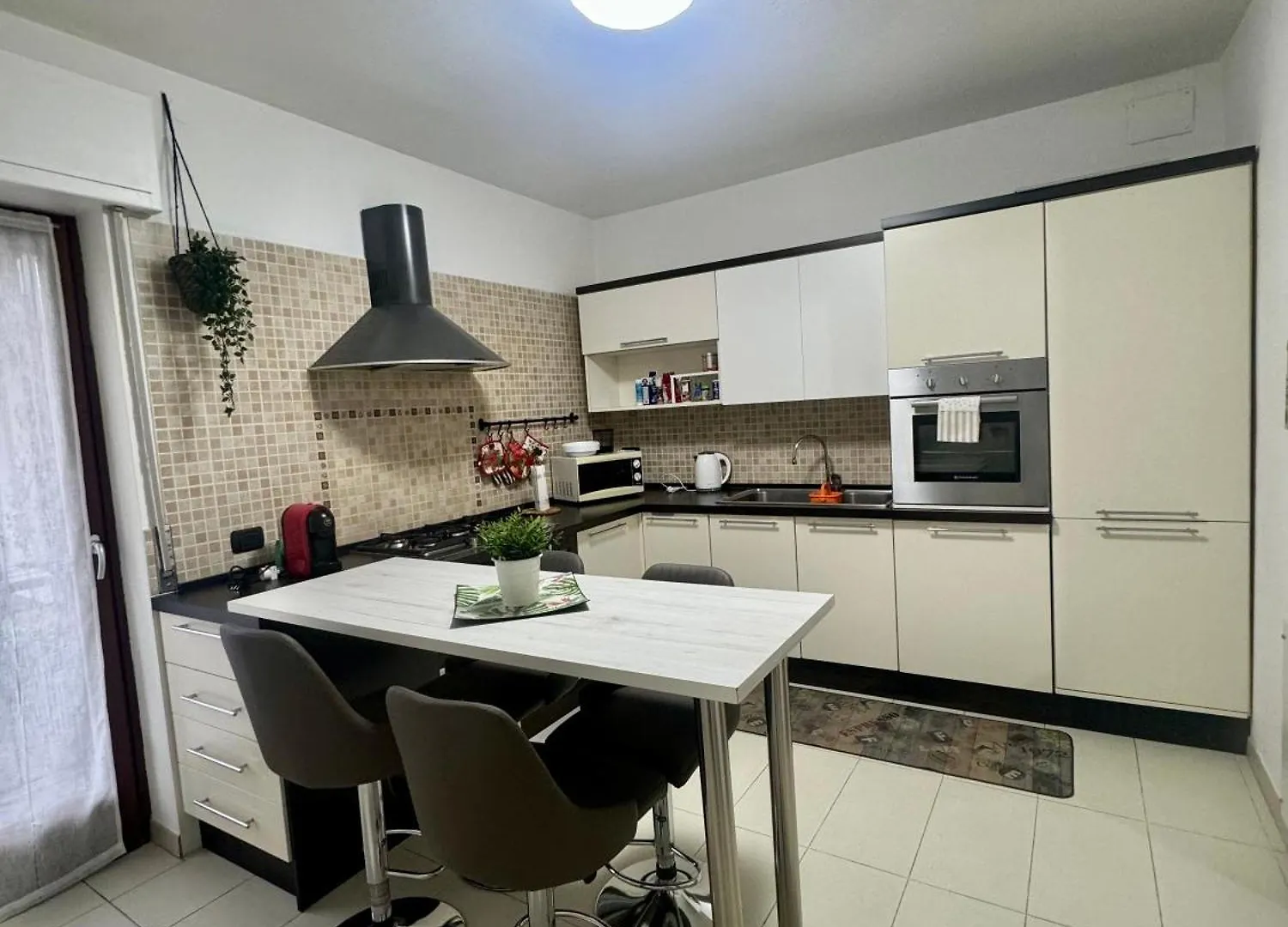 Casa Alessio - Elegante Appartamento Nel Cuore Di Cesano Maderno 0*,  Italy